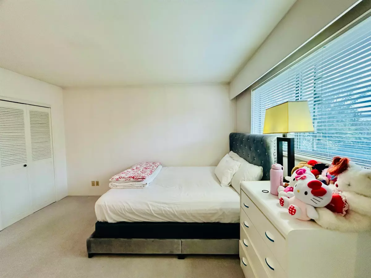 Guest Bathroom Photo of 10540 Seaway Road, Richmond, BC