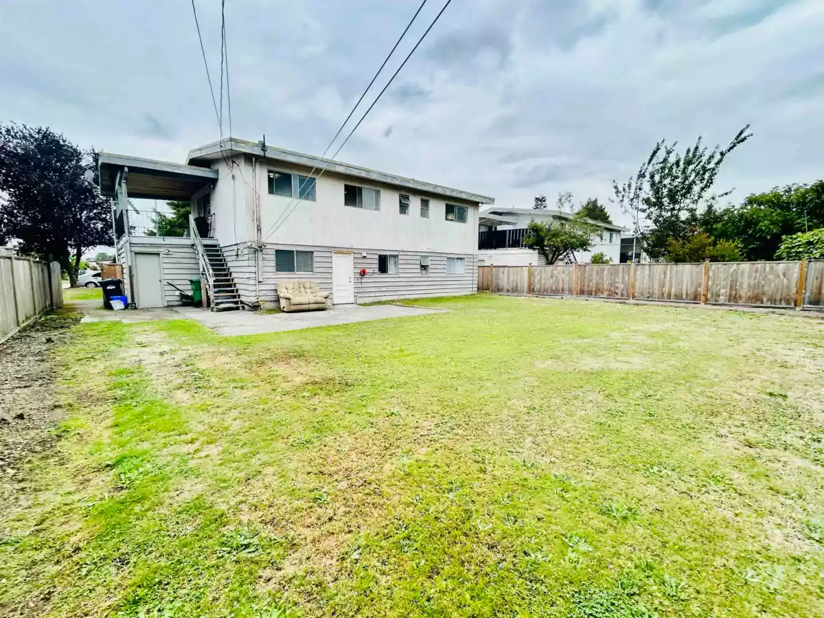 Hot Tub / Spa Photo of 10540 Seaway Road, Richmond, BC