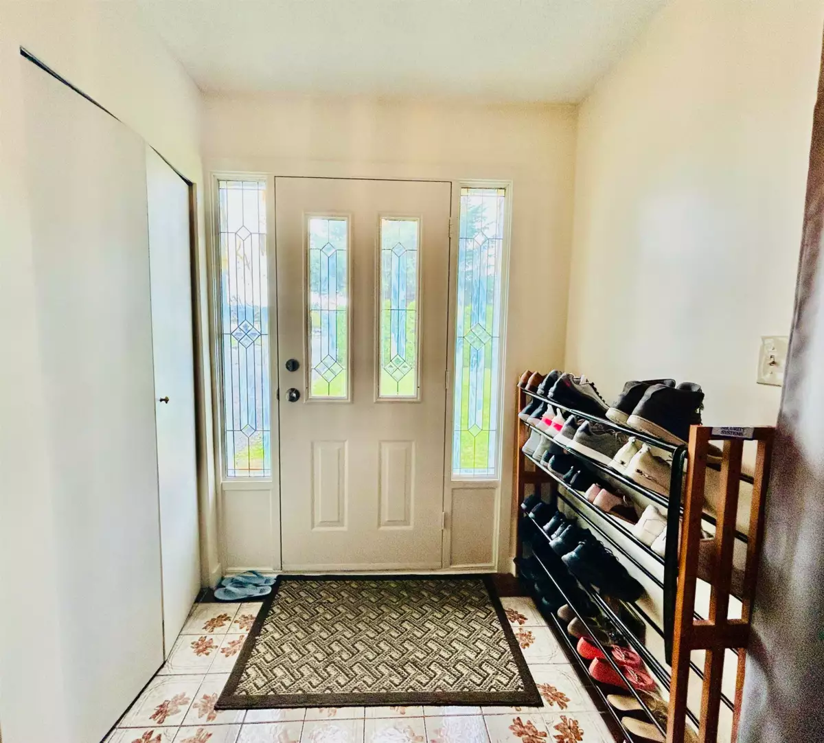 Kitchen Photo of 10540 Seaway Road, Richmond, BC