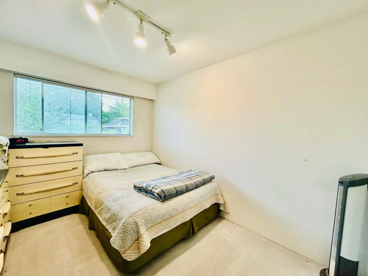 Powder Room Photo of 10540 Seaway Road, Richmond, BC