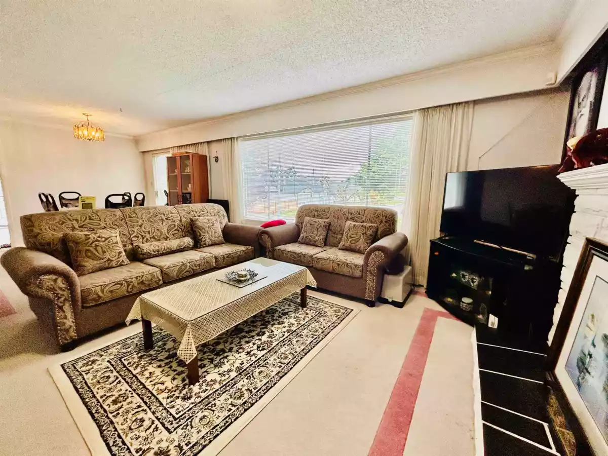 Primary Bathroom Photo of 10540 Seaway Road, Richmond, BC