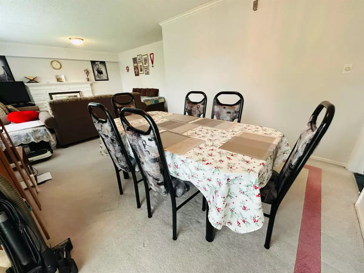 Walk-In Closet Photo of 10540 Seaway Road, Richmond, BC