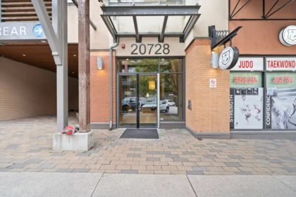 Hallway Photo of 419 20728 Willoughby Town Centre Drive, Langley, BC