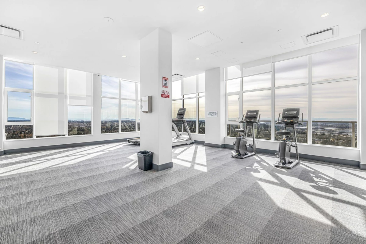 Laundry Room Photo of 913 13350 Central Avenue, Surrey, BC