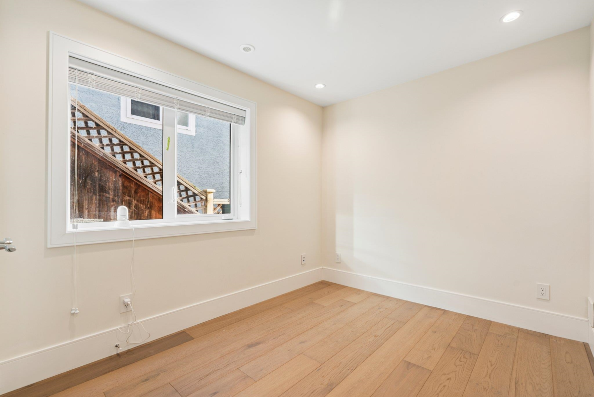 Entry Foyer Photo of 14857 Buena Vista, White Rock, BC