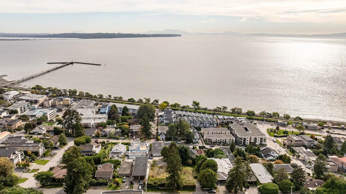 Fitness Center Photo Near 14857 Buena Vista, White Rock, BC