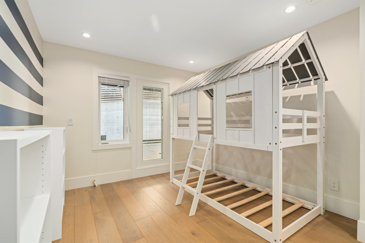 Office / Den Photo of 14857 Buena Vista, White Rock, BC