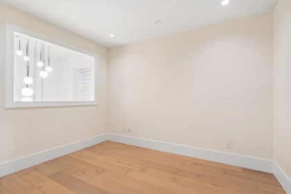 Basement Recreation Room Photo of 14857 Buena Vista, White Rock, BC
