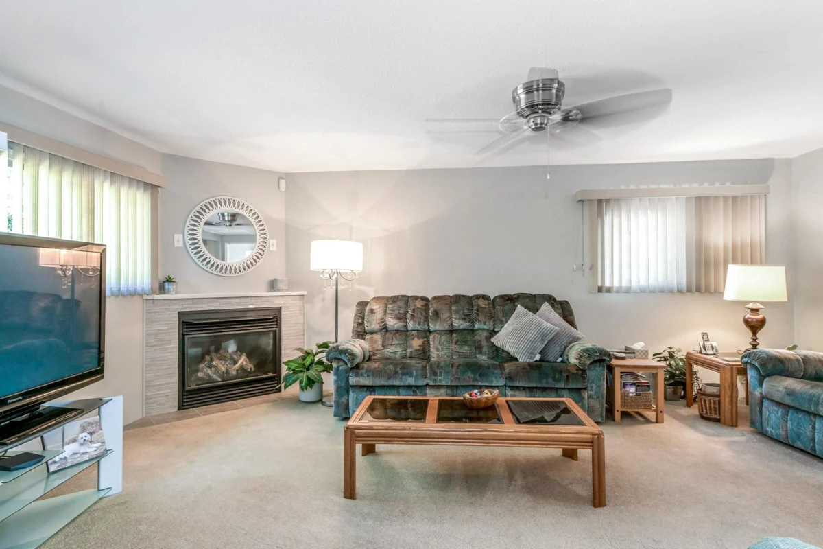 Breakfast Nook Photo of 14022 92 Avenue, Surrey, BC