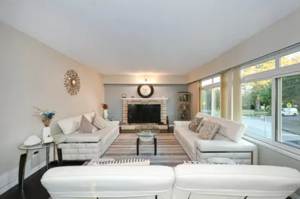 Entry Foyer Photo of 2295 E 48th Avenue, Vancouver, BC