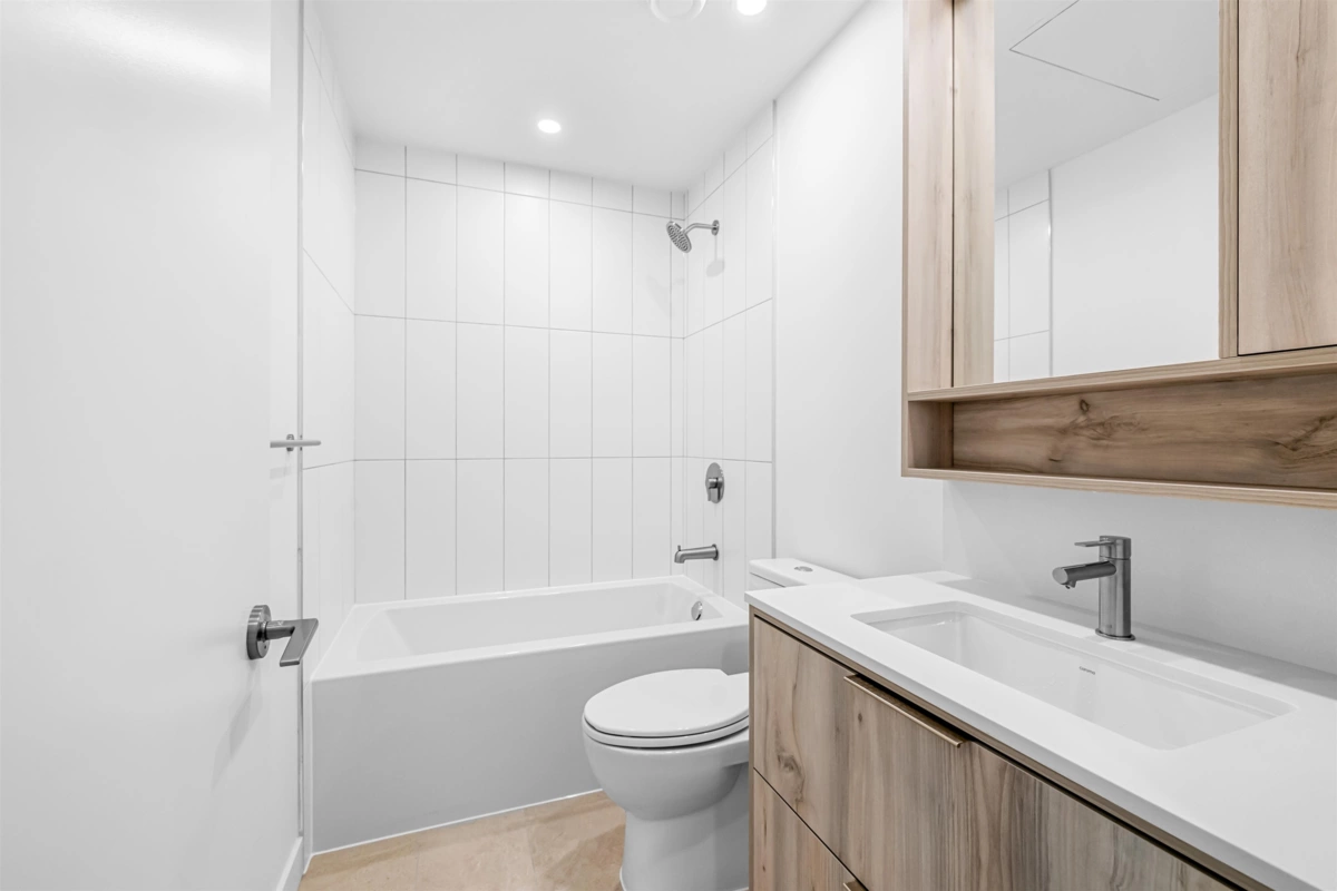 Hallway Photo of 408 3596 Malsum Drive, North Vancouver, BC