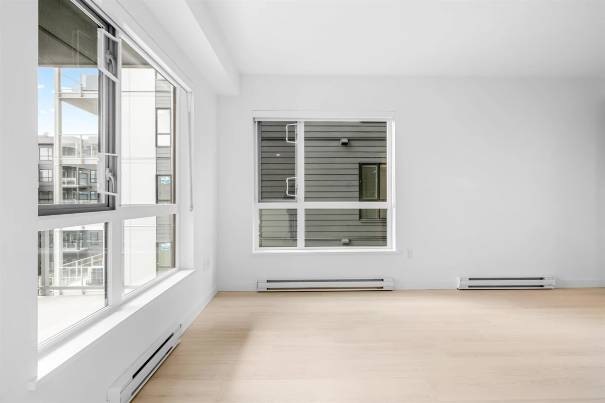 Walk-In Closet Photo of 408 3596 Malsum Drive, North Vancouver, BC