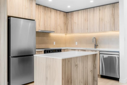 Kitchen Island Photo of 408 3596 Malsum Drive, North Vancouver, BC