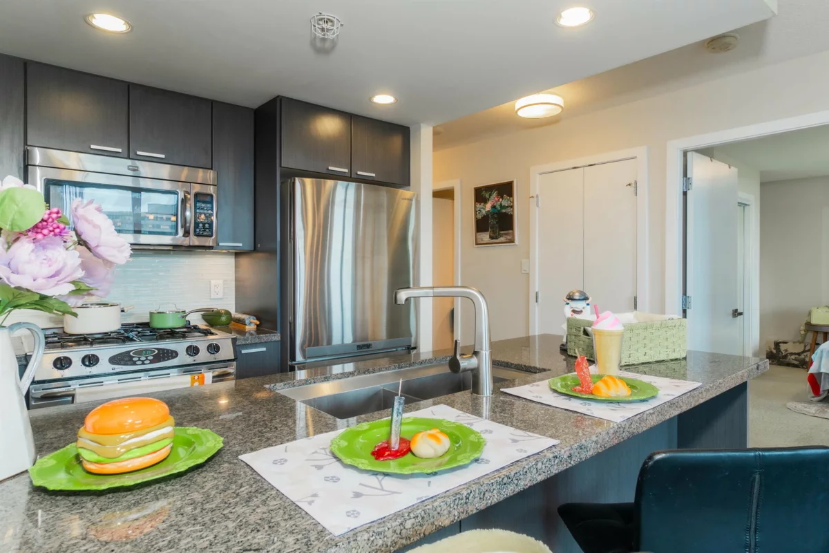 Bedroom 3 Photo of 1901 2200 Douglas Road, Burnaby, BC