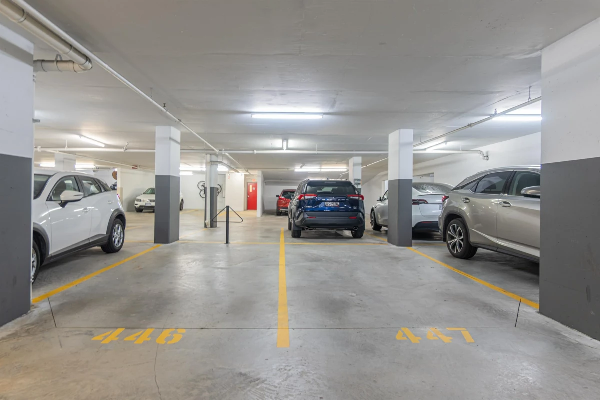 Fitness Center Photo Near 1901 2200 Douglas Road, Burnaby, BC