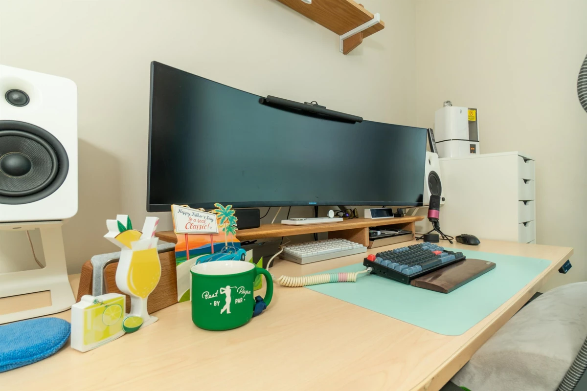 Garden / Landscaping Photo of 1901 2200 Douglas Road, Burnaby, BC