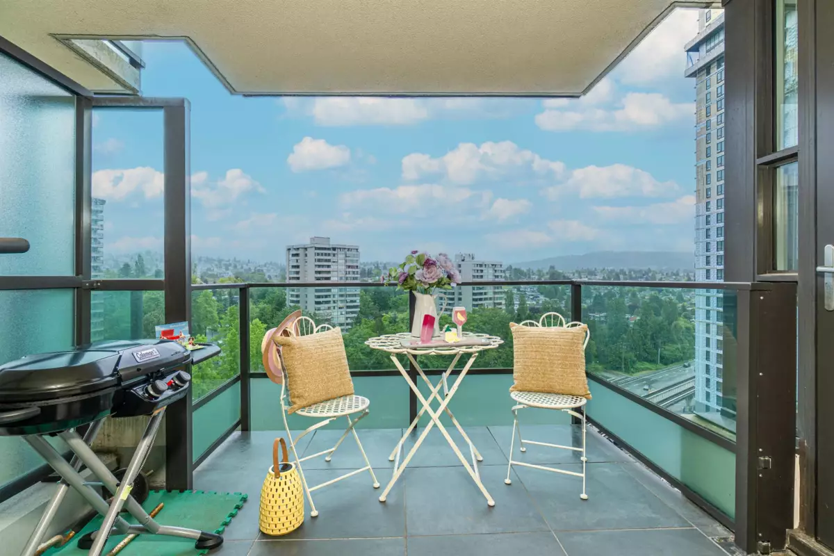 Outdoor Kitchen Photo of 1901 2200 Douglas Road, Burnaby, BC