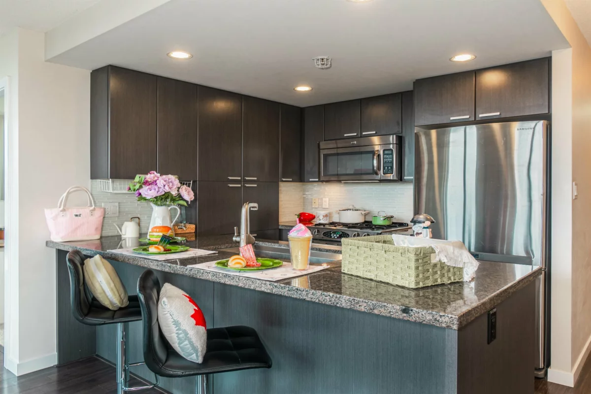 Primary Bathroom Photo of 1901 2200 Douglas Road, Burnaby, BC