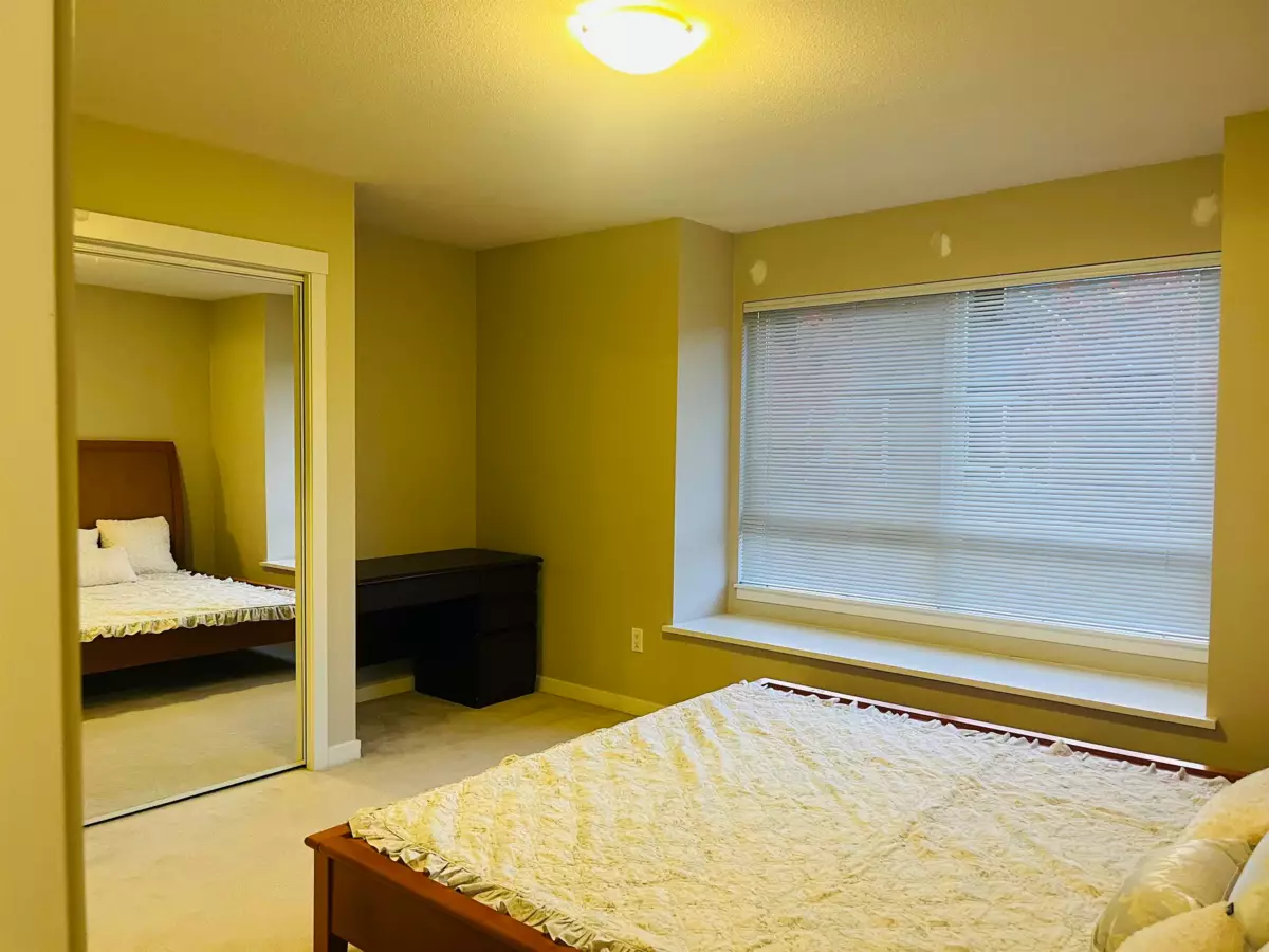 Walk-In Closet Photo of 25 9551 Ferndale Road, Richmond, BC