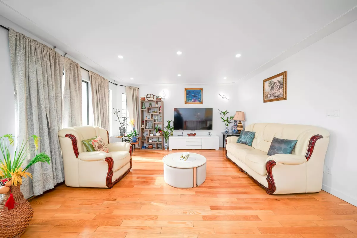Dining Area Photo of 3609 Turner Street, Vancouver, BC