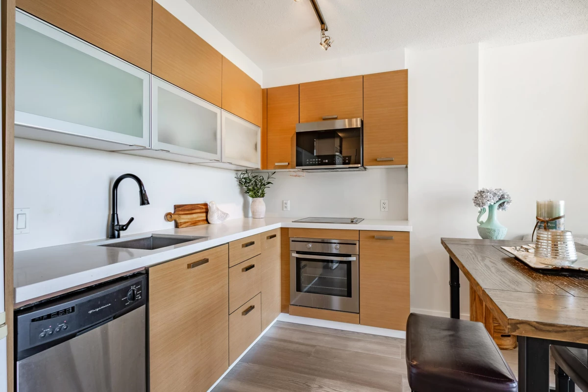 Primary Bathroom Photo of 1705 10777 University Drive, Surrey, BC