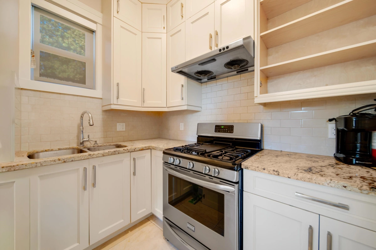 Breakfast Nook Photo of 8543 Royal Oak Avenue, Burnaby, BC