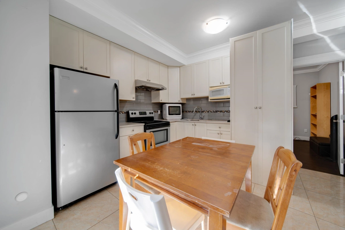 Hallway Photo of 8543 Royal Oak Avenue, Burnaby, BC