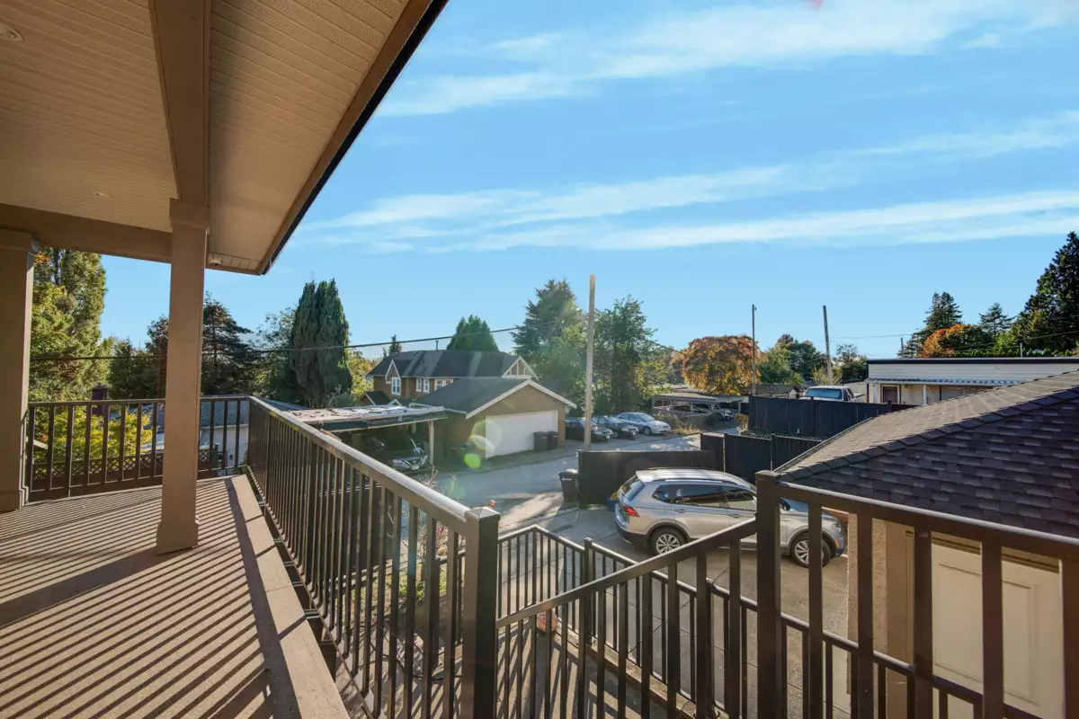 Primary Bathroom Photo of 8543 Royal Oak Avenue, Burnaby, BC