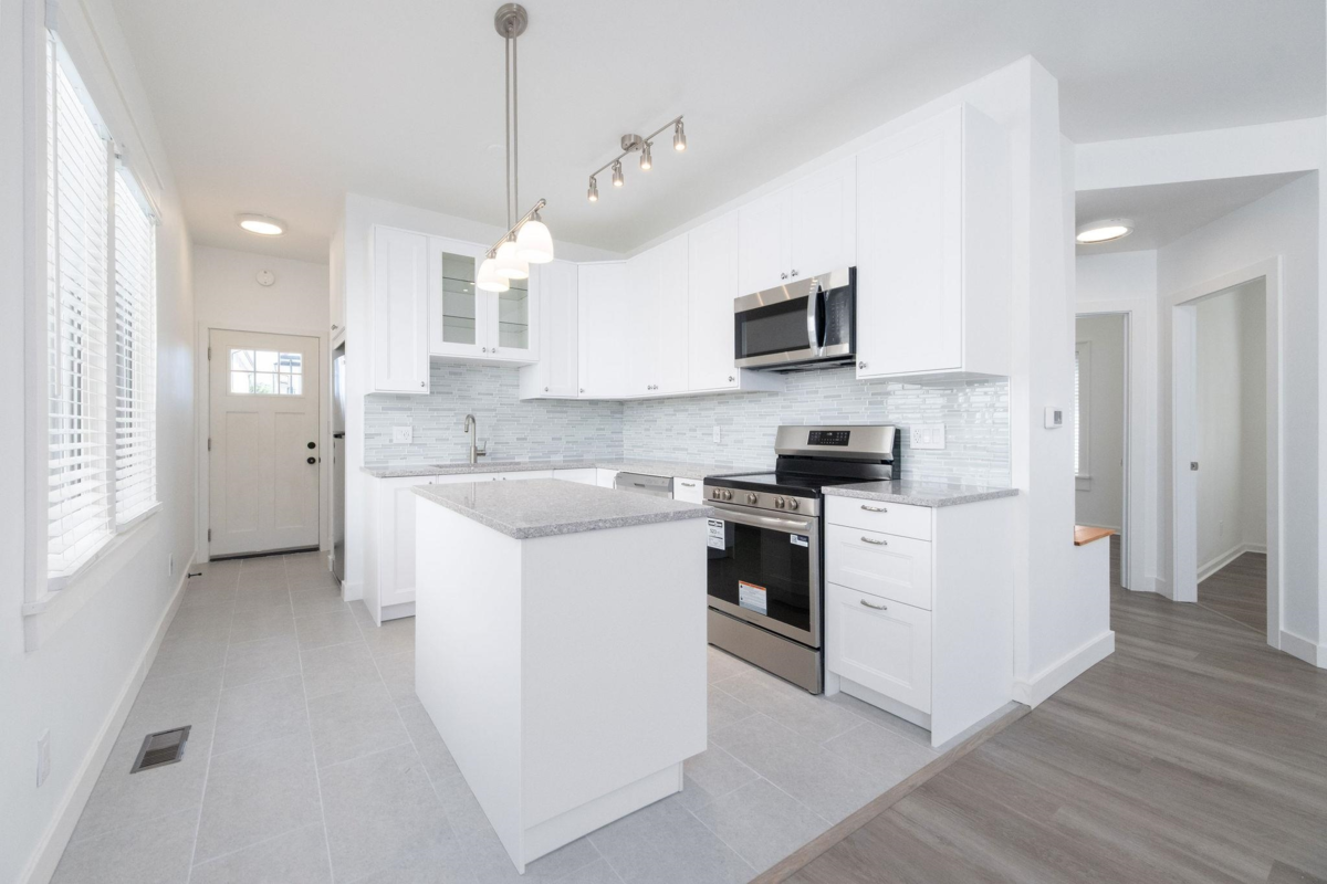 Breakfast Nook Photo of 7696 Davies Street, Burnaby, BC