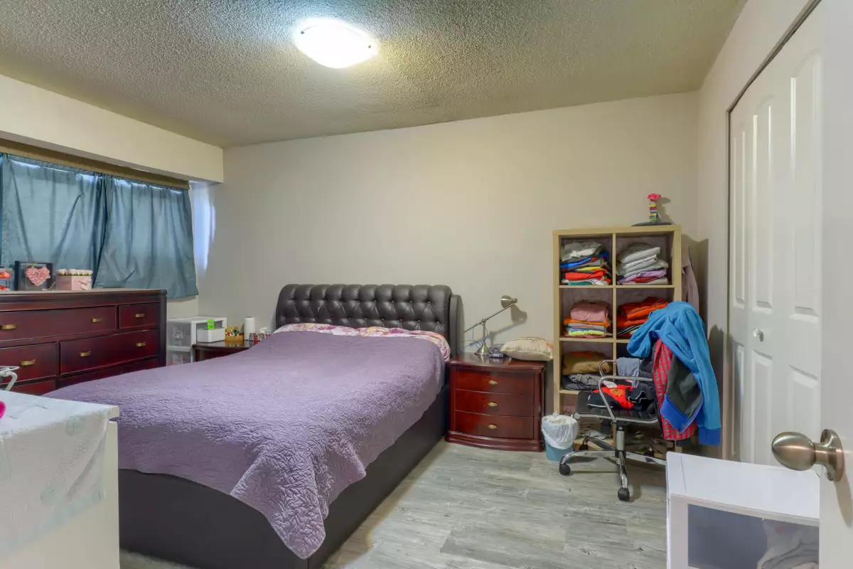 Powder Room Photo of 3492 E 49th Avenue, Vancouver, BC