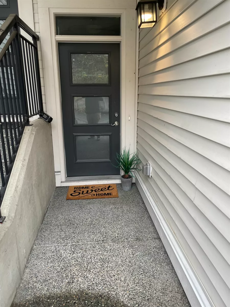 Family Room Photo of 2 5797 Promontory Road, Chilliwack, BC