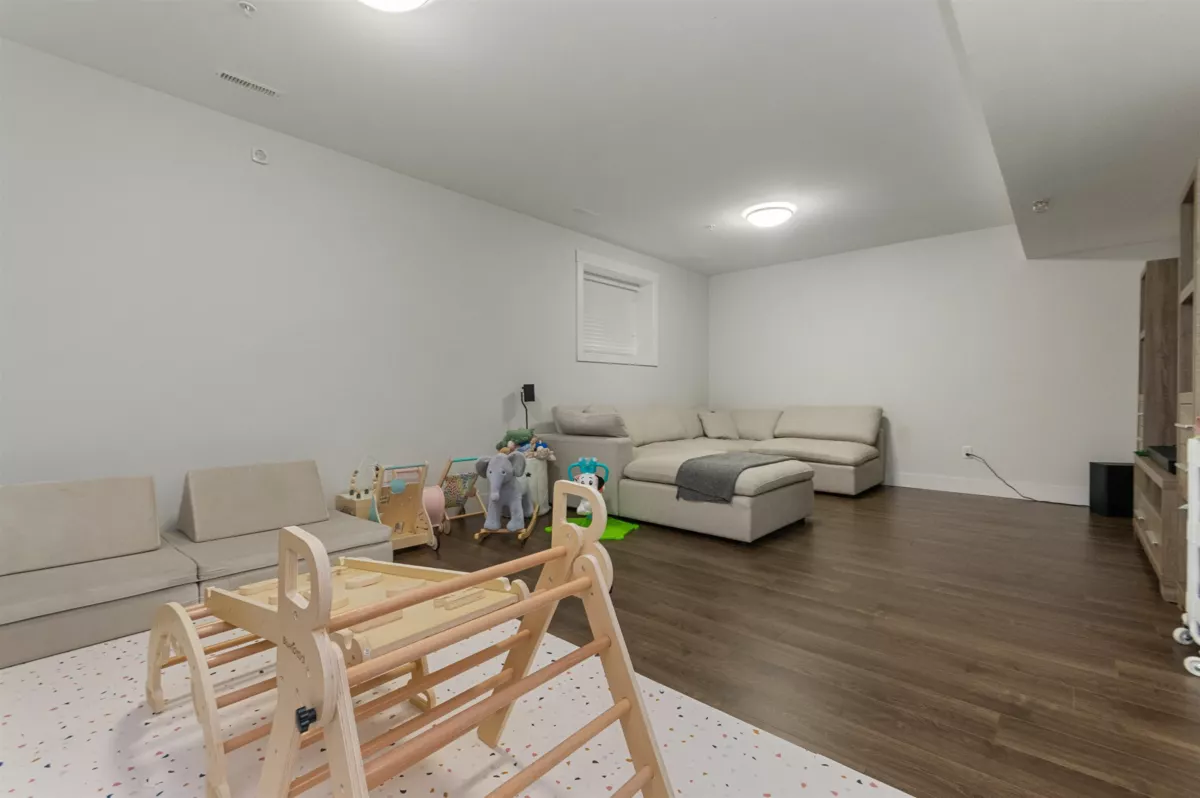 Swimming Pool Photo of 2 5797 Promontory Road, Chilliwack, BC