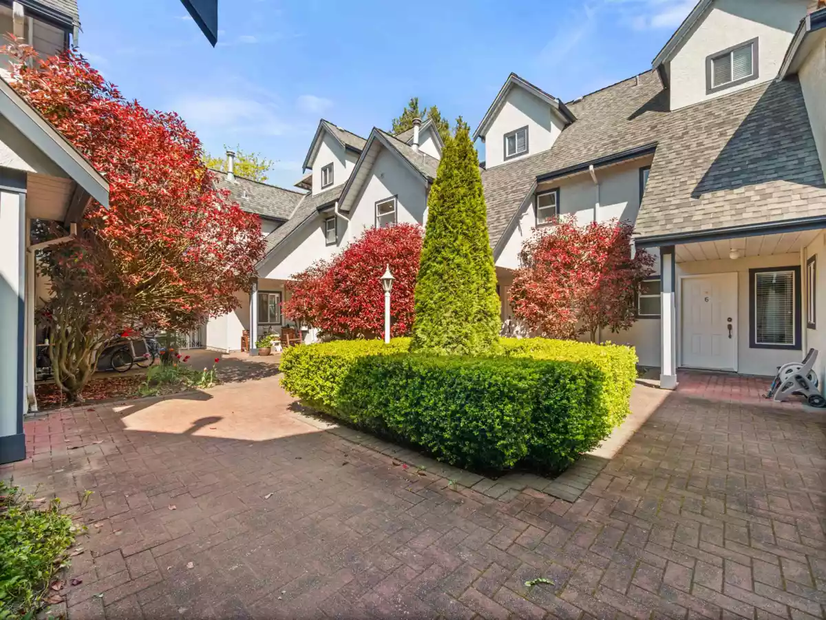 Exterior Rear Photo of 5 4890 48 Avenue, Ladner, BC