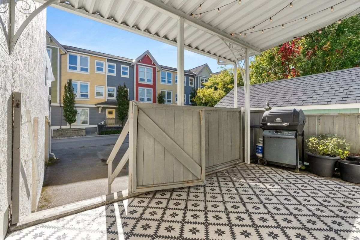 Garden / Landscaping Photo of 5 4890 48 Avenue, Ladner, BC