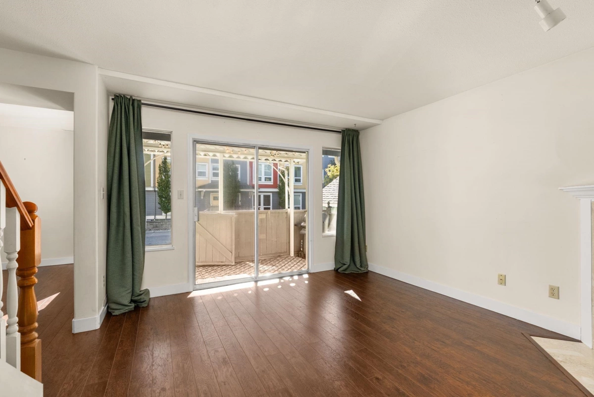 Guest Bathroom Photo of 5 4890 48 Avenue, Ladner, BC