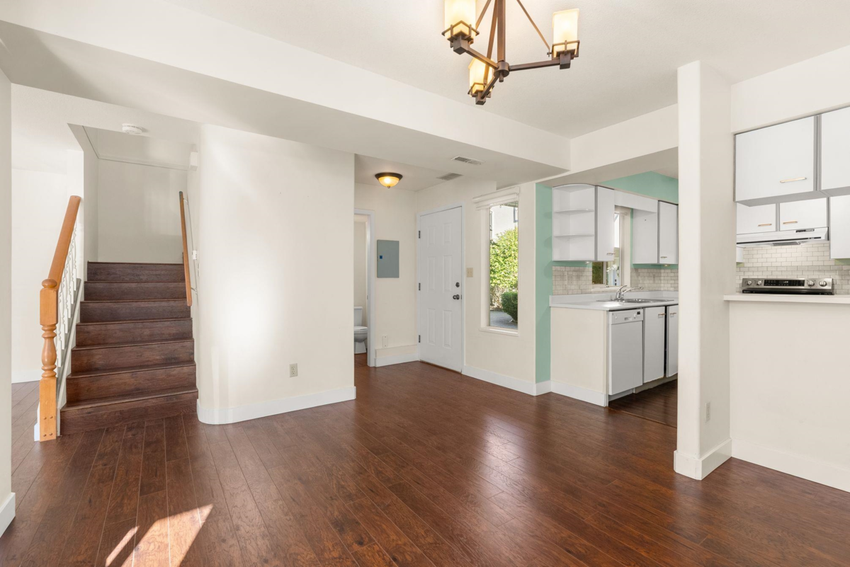 Laundry Room Photo of 5 4890 48 Avenue, Ladner, BC