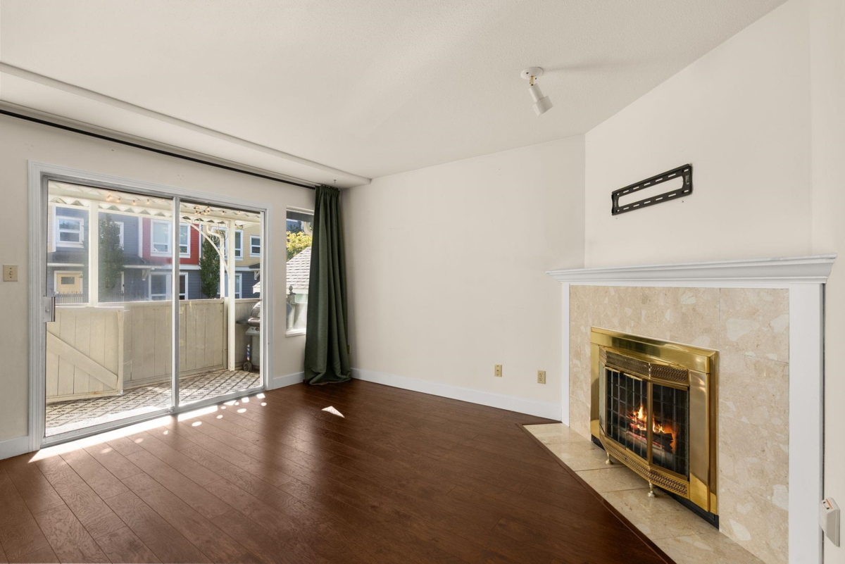 Office / Den Photo of 5 4890 48 Avenue, Ladner, BC