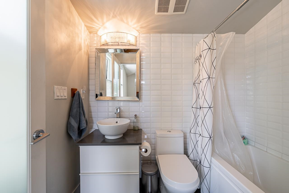 Aerial View of 341 W 22nd Avenue, Vancouver, BC