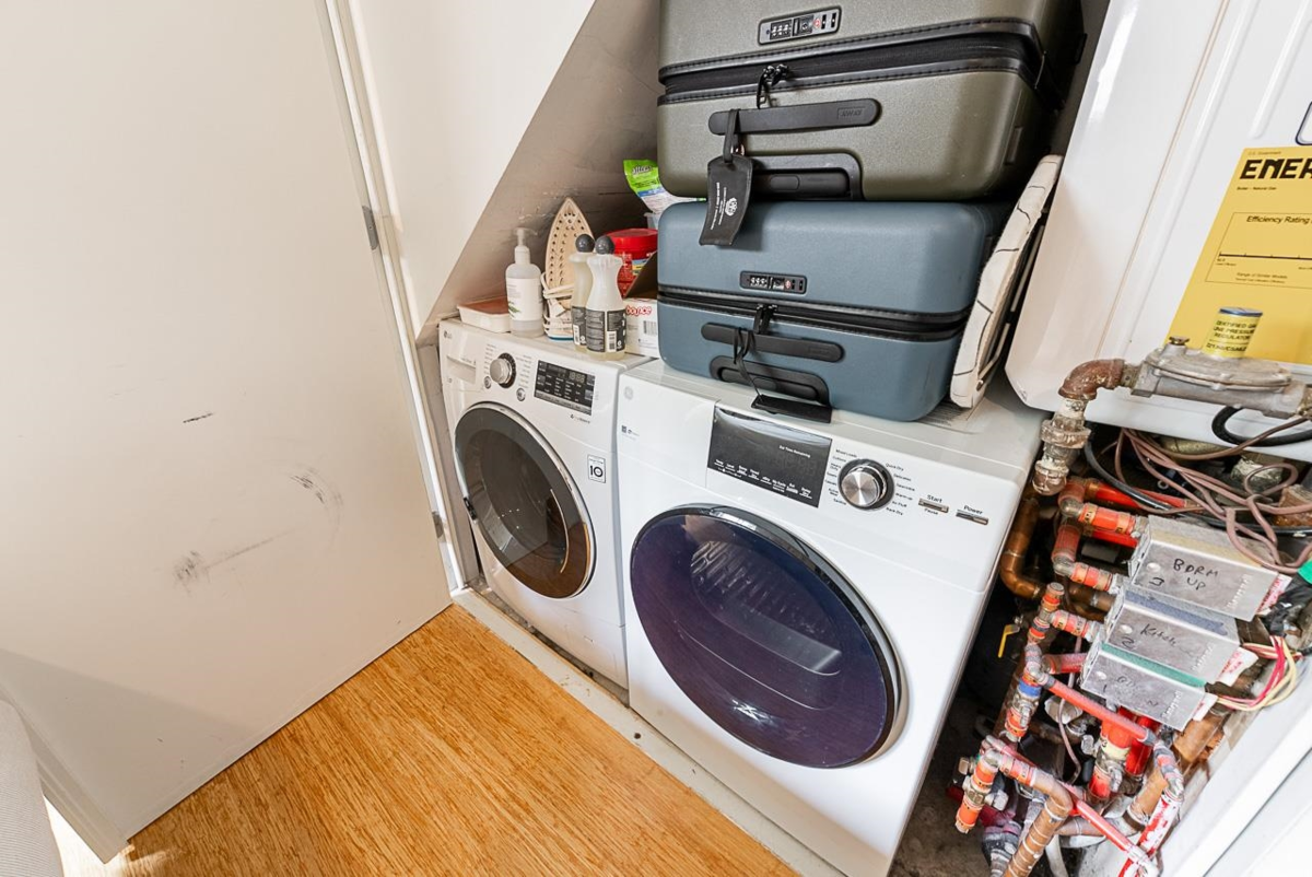 Hot Tub / Spa Photo of 341 W 22nd Avenue, Vancouver, BC