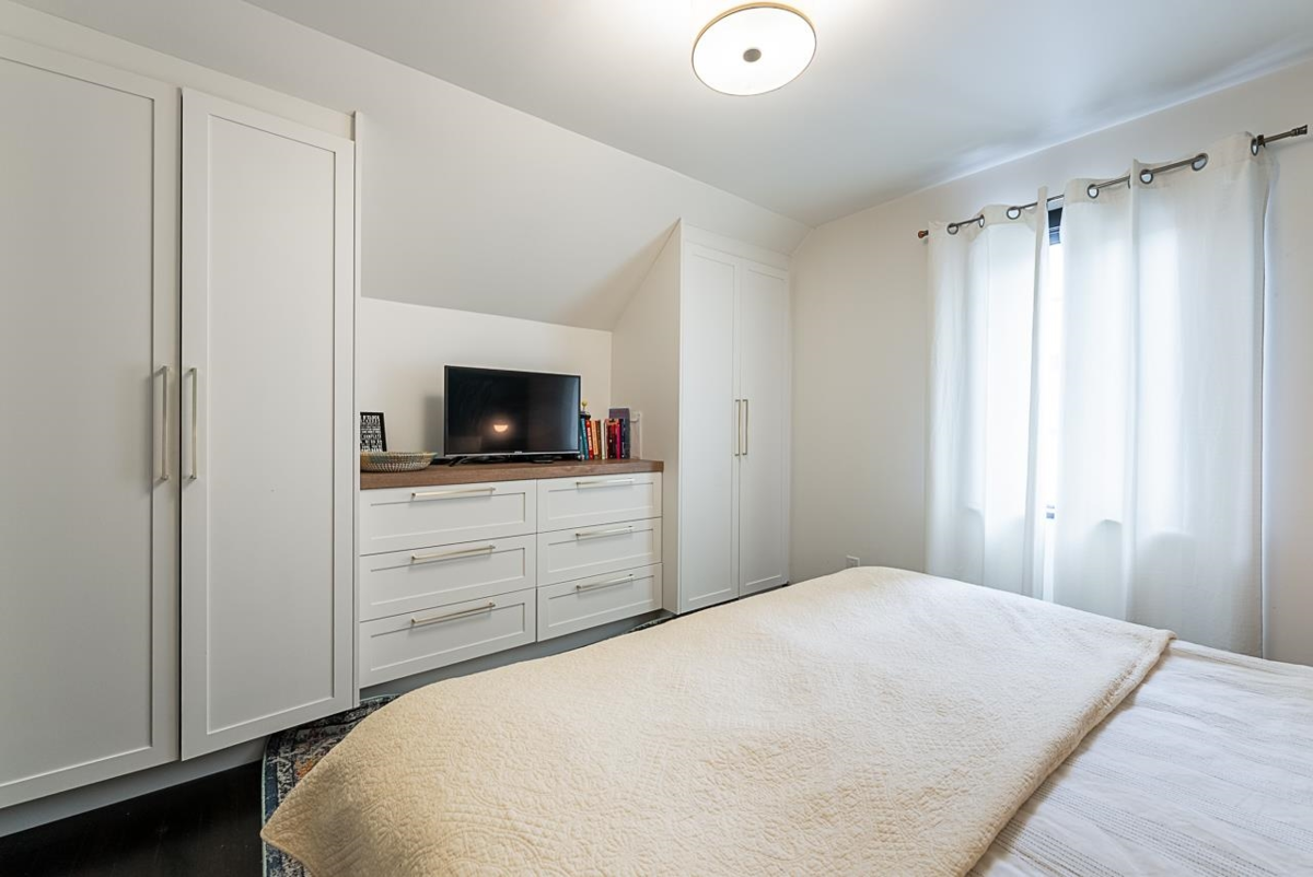 Powder Room Photo of 341 W 22nd Avenue, Vancouver, BC