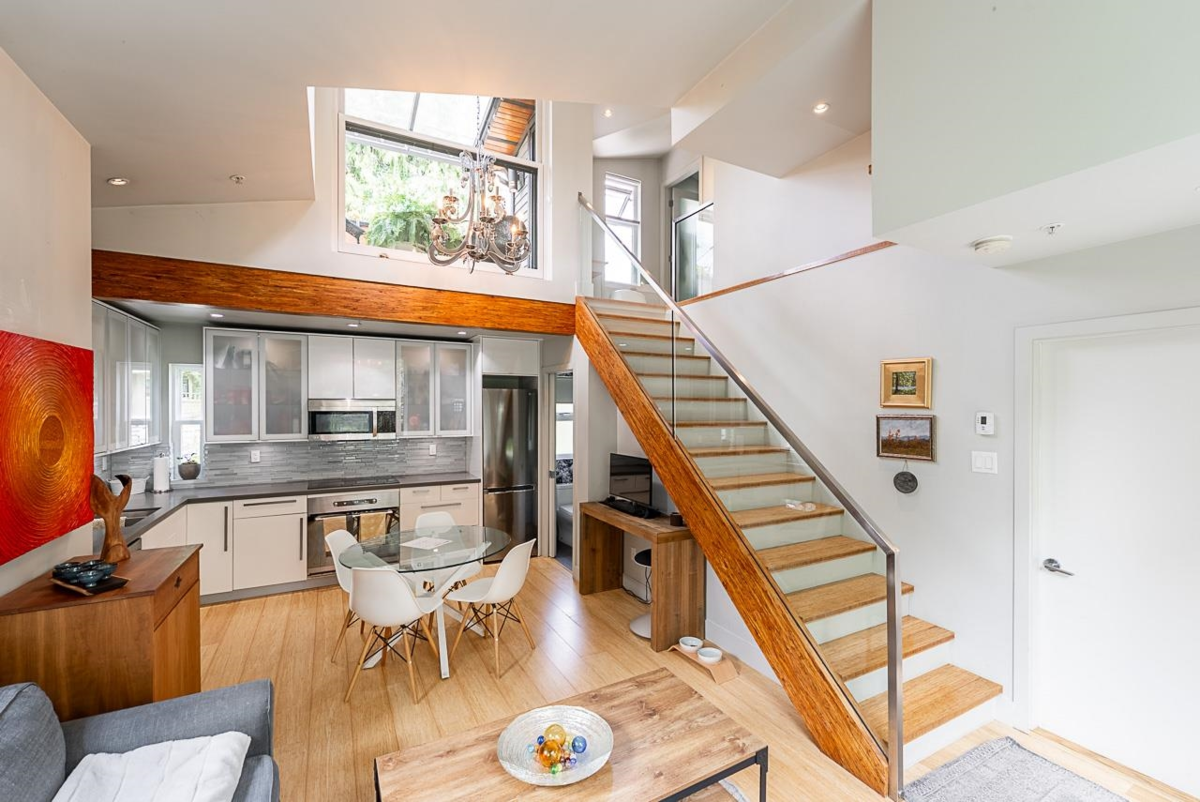 Staircase Photo of 341 W 22nd Avenue, Vancouver, BC