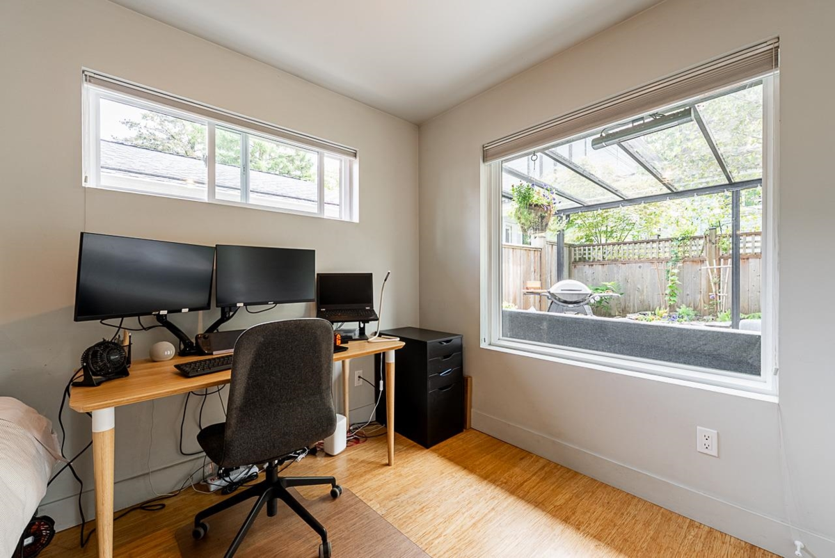 Swimming Pool Photo of 341 W 22nd Avenue, Vancouver, BC