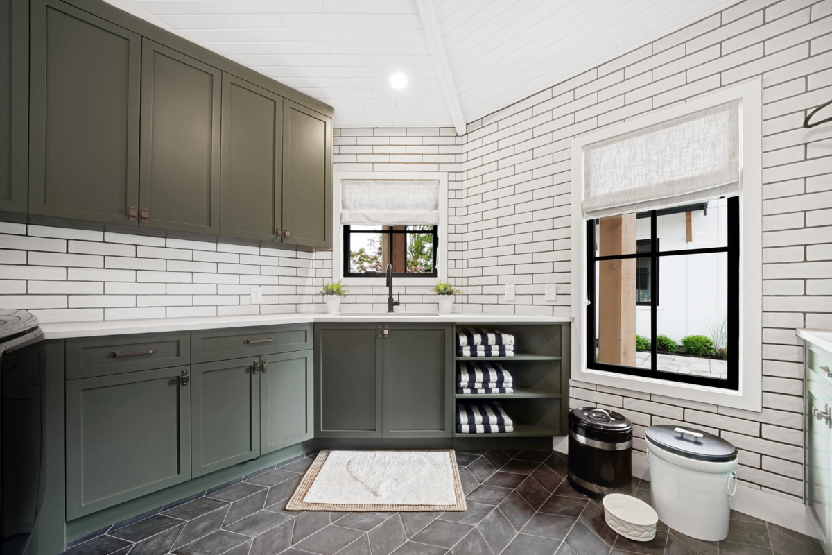 Front Yard Photo of 24968 28 Avenue, Langley, BC