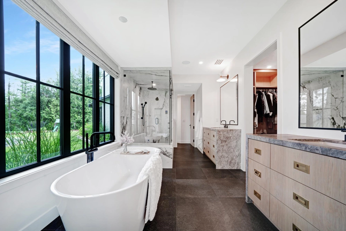 Kitchen Island Photo of 24968 28 Avenue, Langley, BC