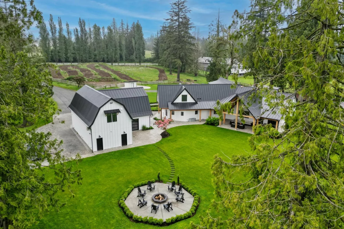 Living Room Photo of 24968 28 Avenue, Langley, BC