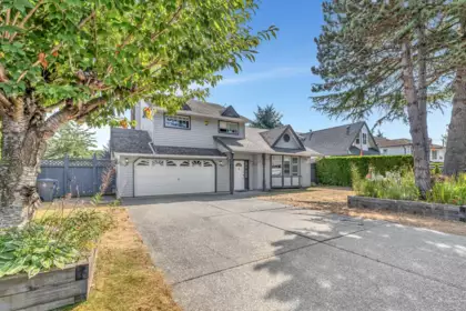 12848 65 Avenue, Surrey, BC, Surrey — Single Family Residence for sale