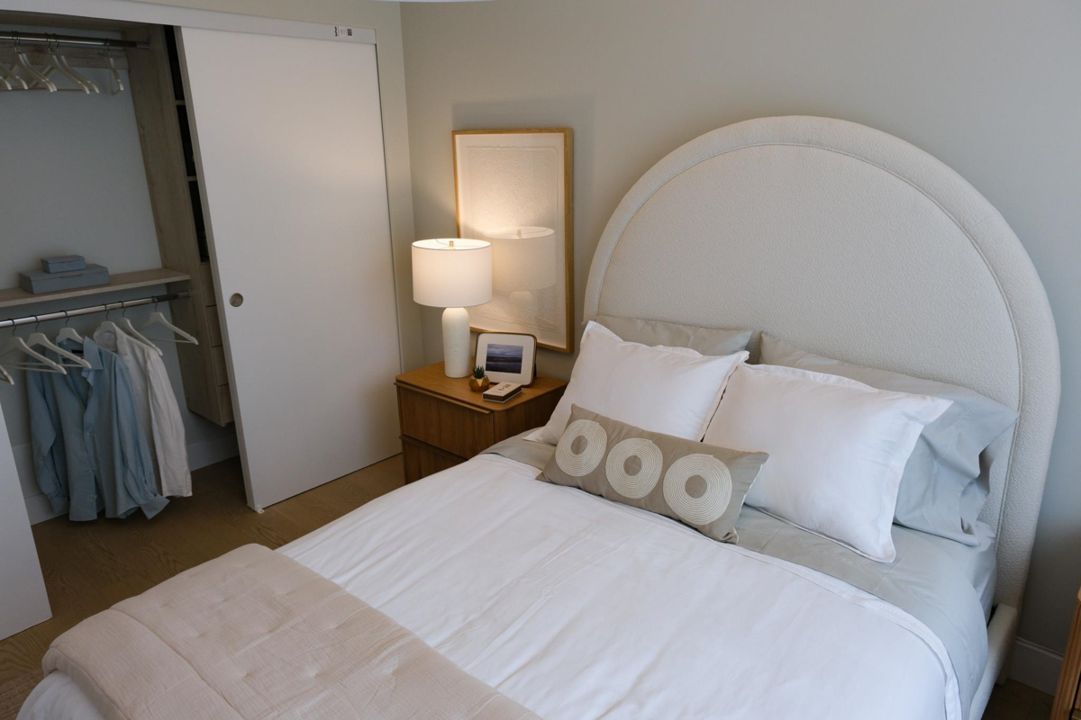 Bedroom 4 Photo of 307 423 6th Street, West Vancouver, BC