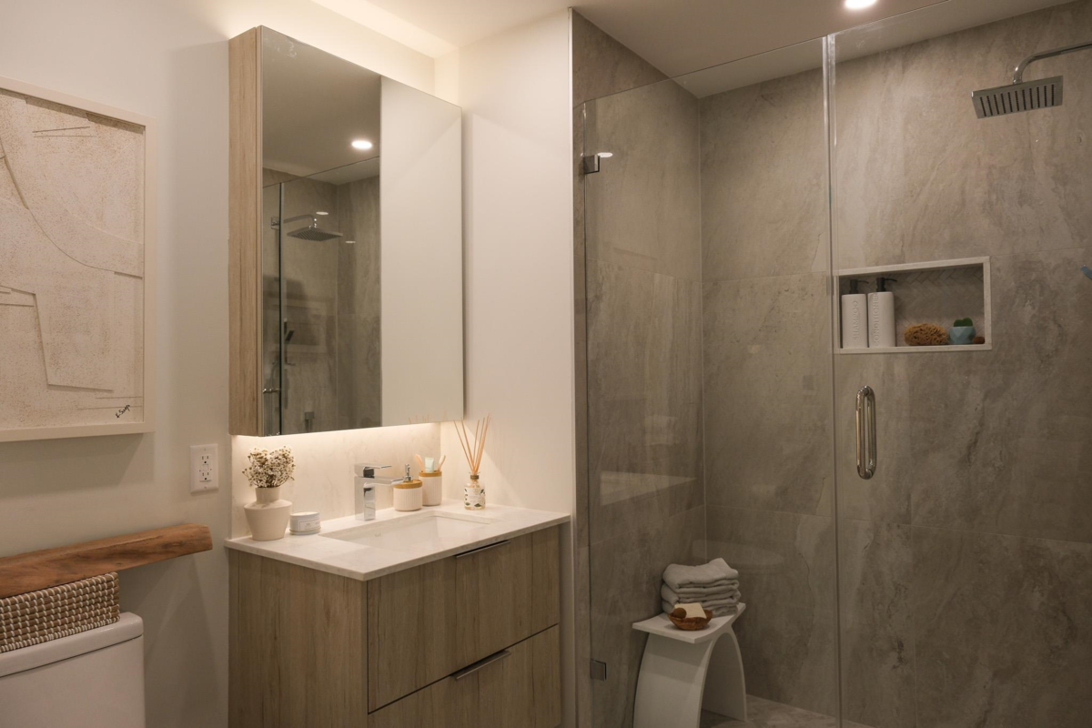 Powder Room Photo of 307 423 6th Street, West Vancouver, BC