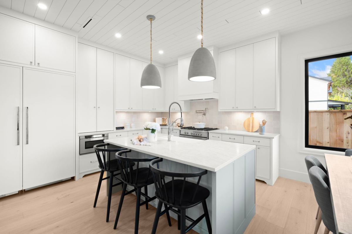 Walk-In Closet Photo of 1204 Stellers Jay Place, Tsawwassen, BC