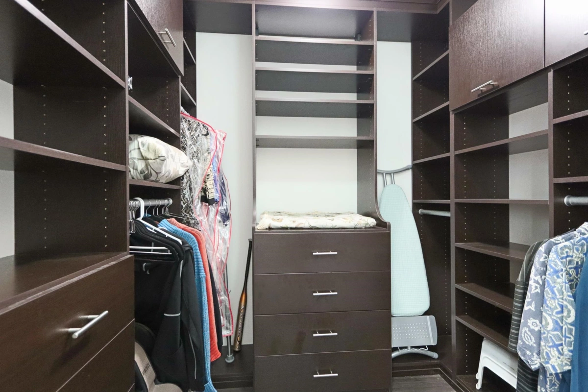 Entry Foyer Photo of 2202 2200 Douglas Road, Burnaby, BC